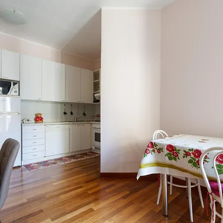 Appartement Porta Romana Cozy With Balcony Milaan