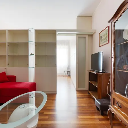 Porta Romana Cozy With Balcony Appartement *