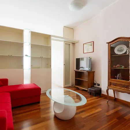 Porta Romana Cozy With Balcony